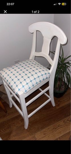 White Wood Counter Height Chair