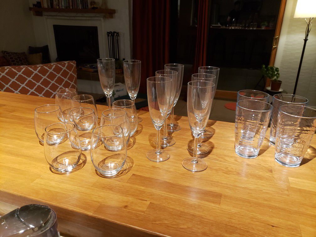 Free Cups glasses set