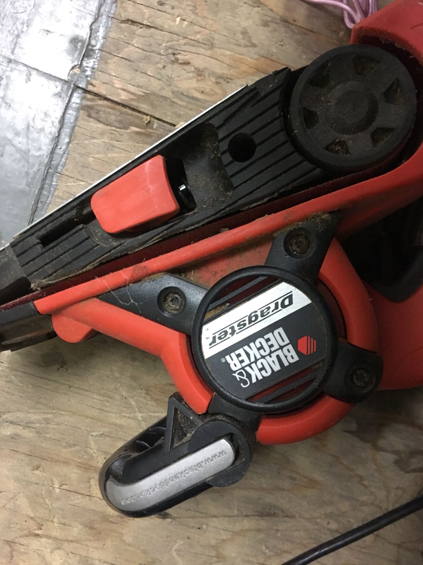 Black & Decker DS321 Dragster 7 Amp 3Inch by 21Inch Belt Sander for