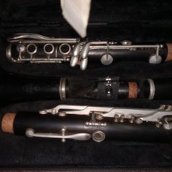 NOBLET CLARINET WITH CASE