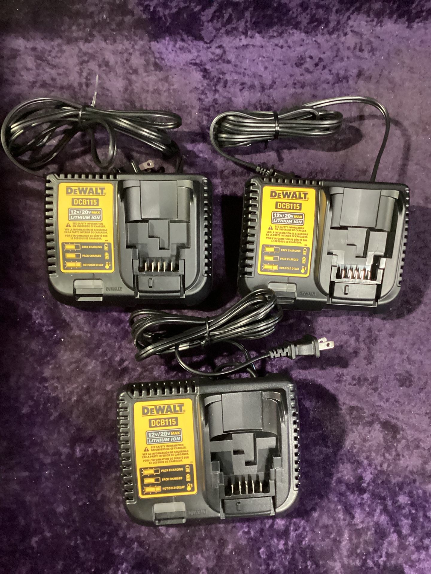 🧰🛠DEWALT 12-Volt to 20-Volt Lithium-Ion Battery Chargers-$25 EACH/$25 CADA UNO!🛠🧰