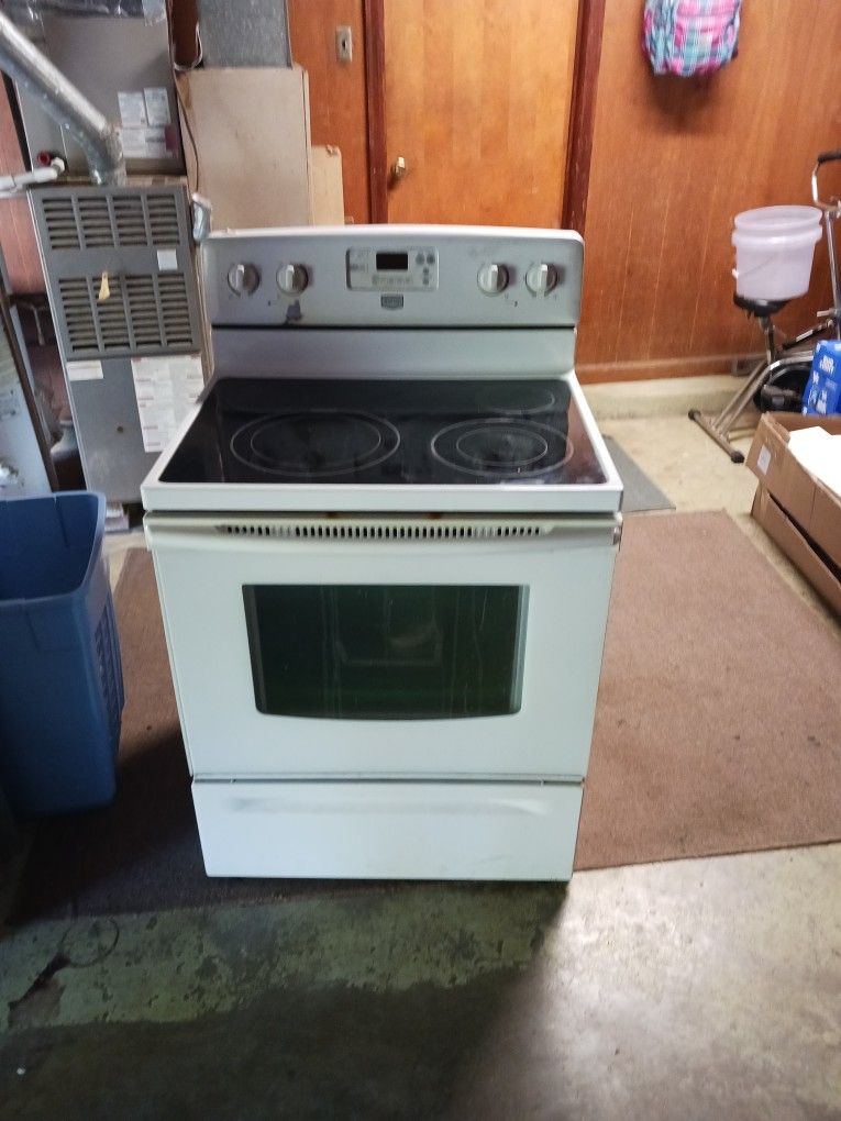 MAYTAG ELECTRIC RANGE. 