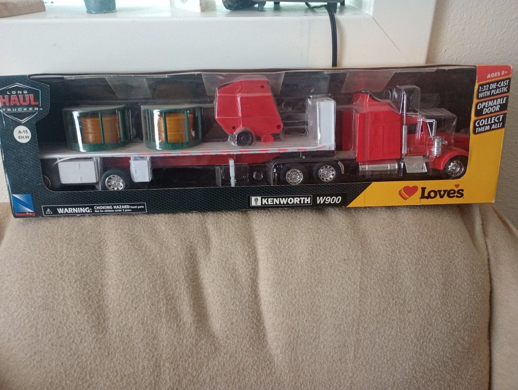 Kenworth W900/ Long haul Truckers