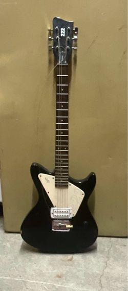 First Act AL4042 6-String Electric Guitar - good condition. Adam Levine signature series