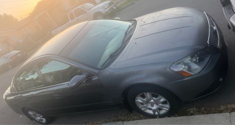 Nissan Altima 2006 2.5 ( 4 cylinder ) salvage title z!