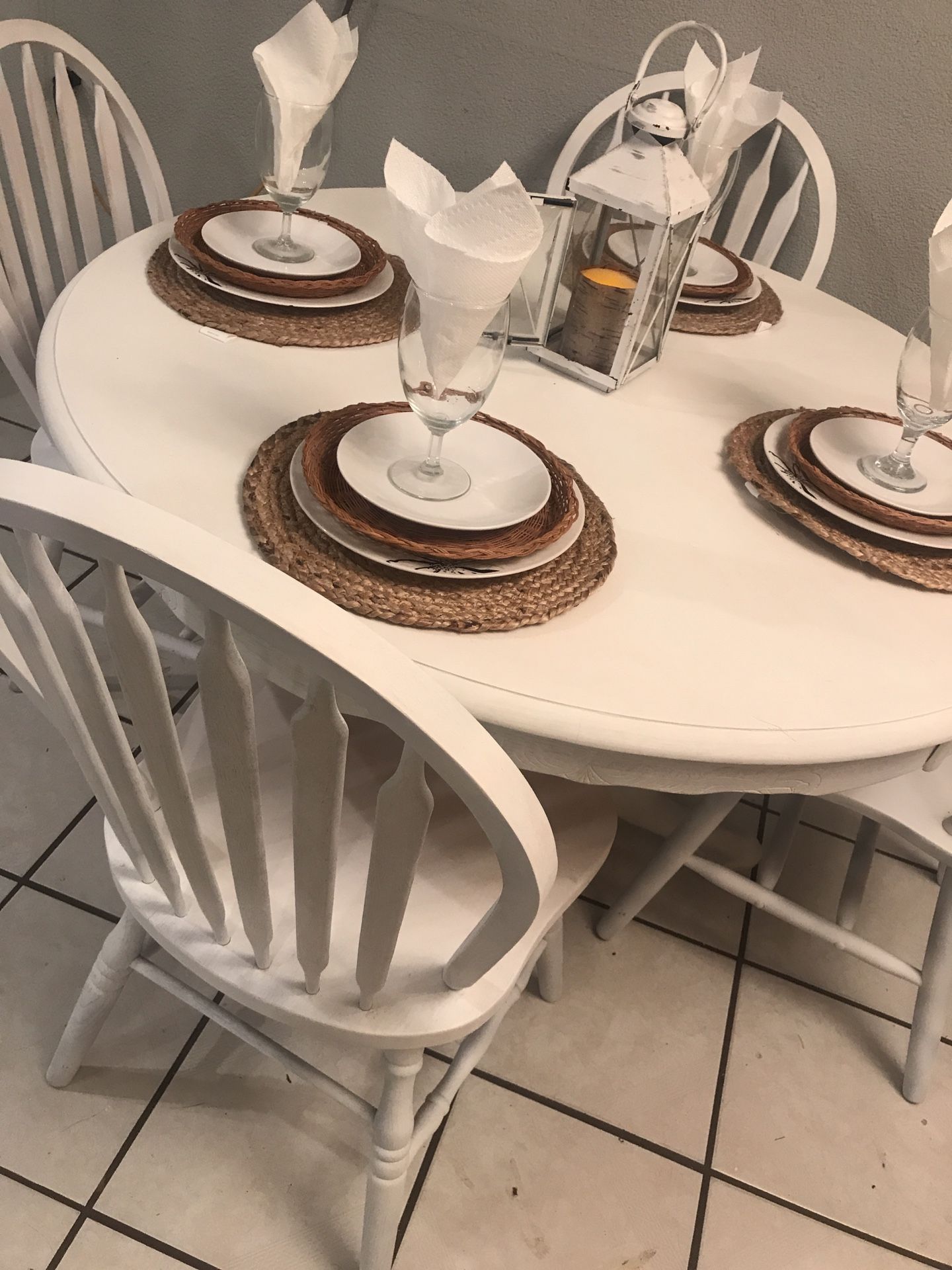 Dinning Table 4 chairs