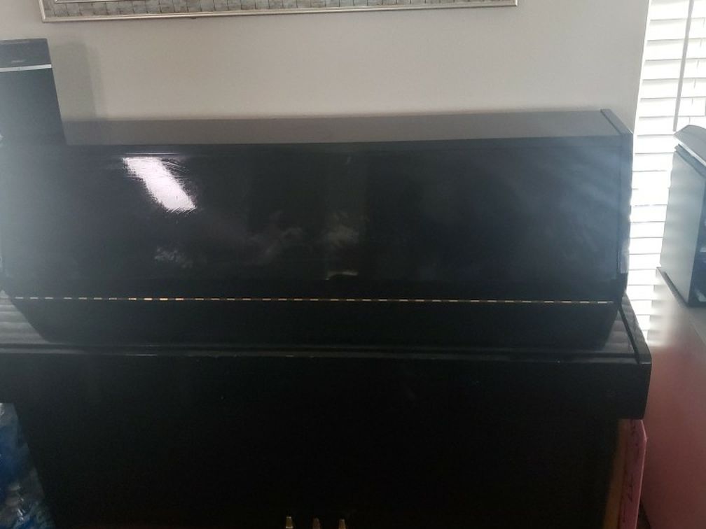 Piano KAWAI