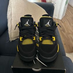 jordan 4 thunder 6Y