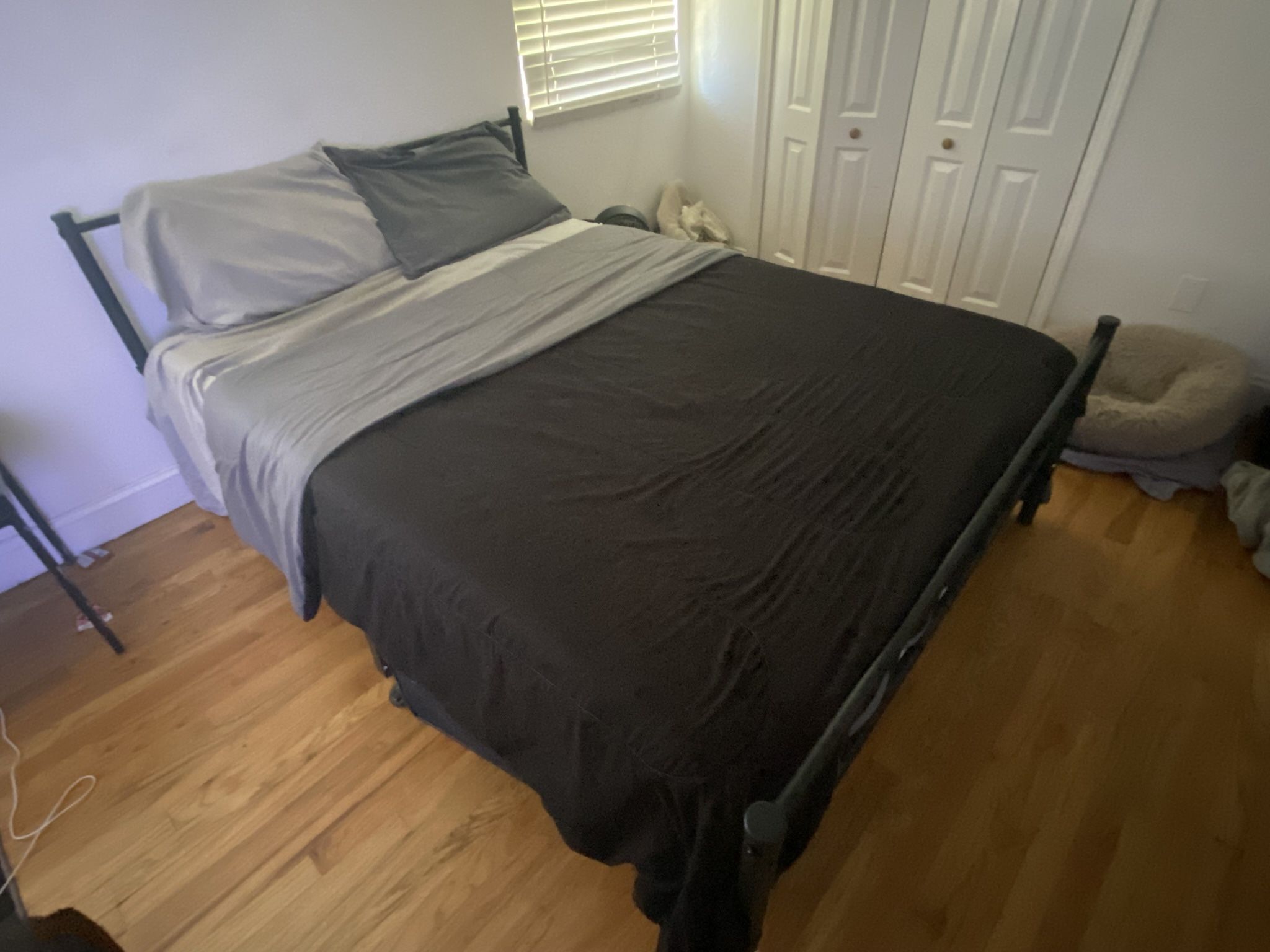 Queen Size Bed With Frame