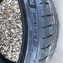 Tires 225/40/19