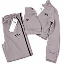 Conjunto Alo Yoga de 3 piezas – Nuevo con etiquetas