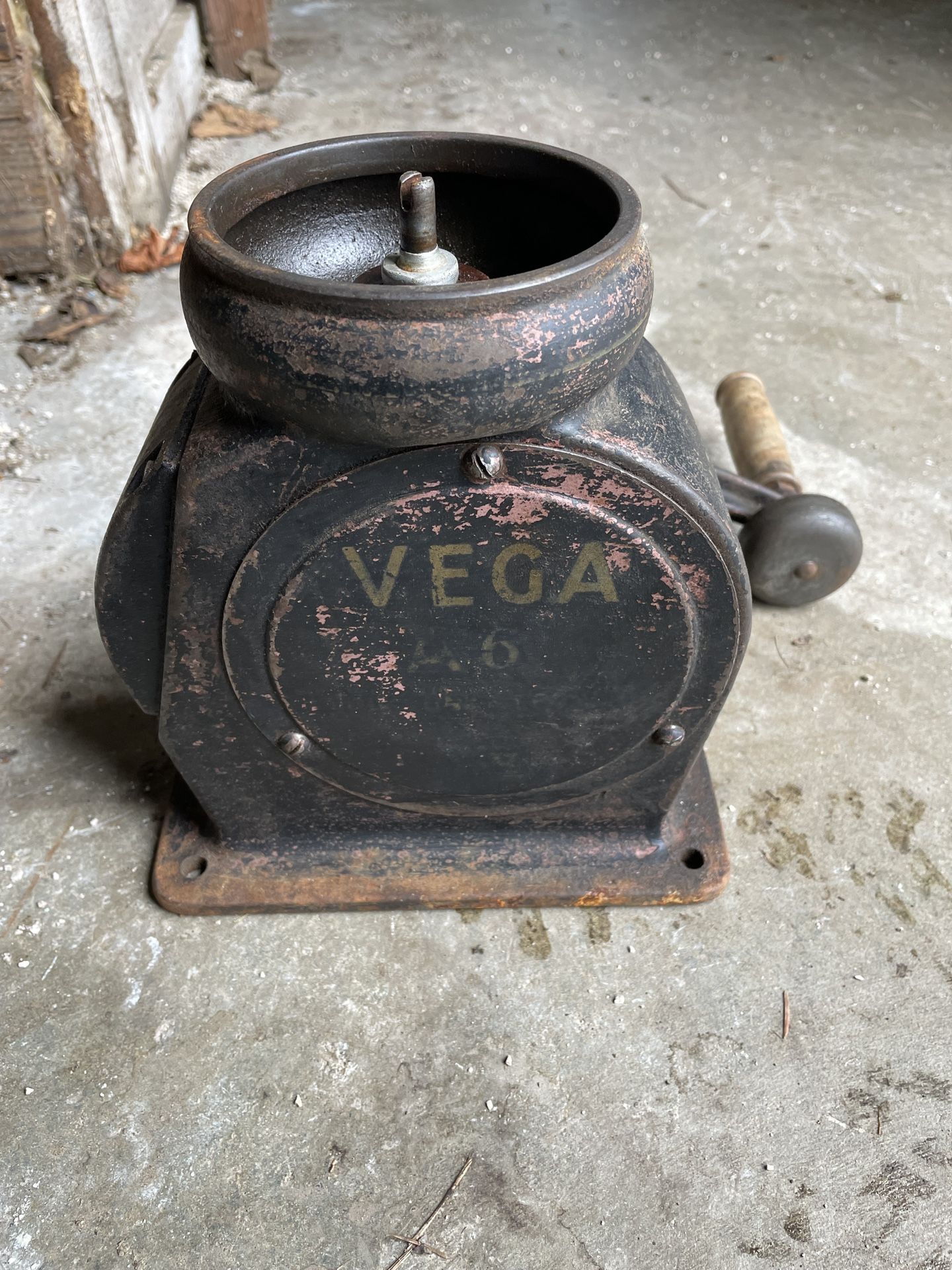 Early 1900’s Vega A6 cream seperator
