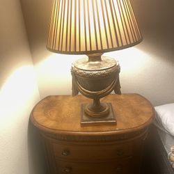 2 Lamps with 2 Drawers 