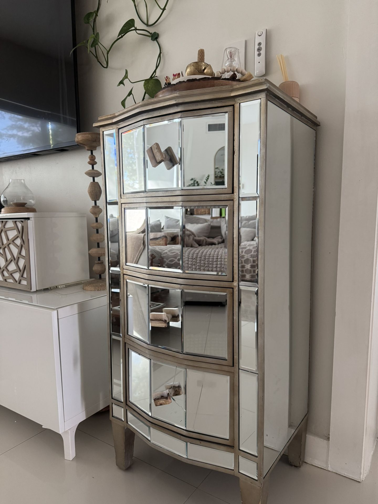 Dressers Mirrored Gold