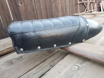Custom Cafe / Brat Motorcycle Seat