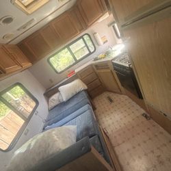 1993 5th Wheel Travel Trailer