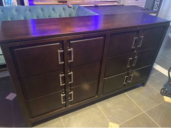 Dresser