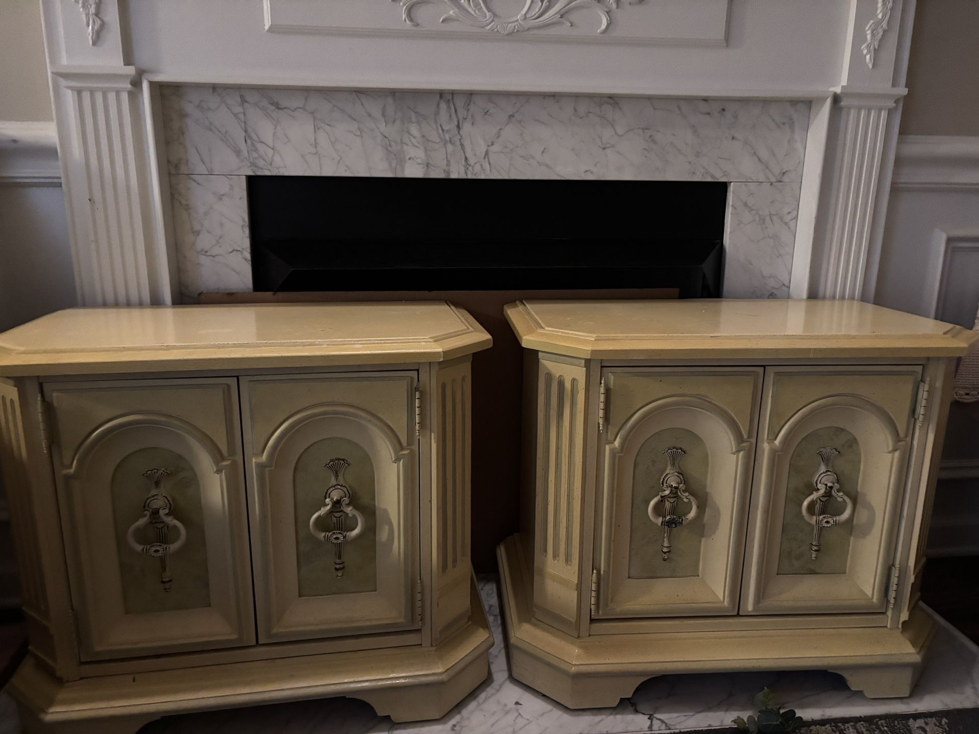 Duo Yellow End Table/Nightstand