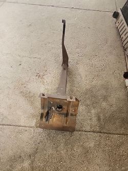 74 75 76 77 CAMARO HOOD LATCH W/ RELEASE HANDLE OEM WORKS GREAT