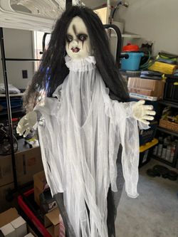 Halloween Spooky Animated Girl