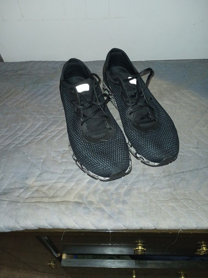 Under Armour Sz 13