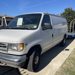 2000 Ford E-250