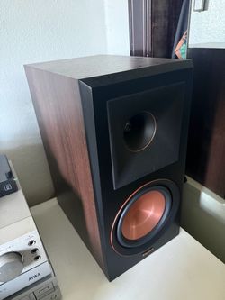 Klipsch RP600M speakers