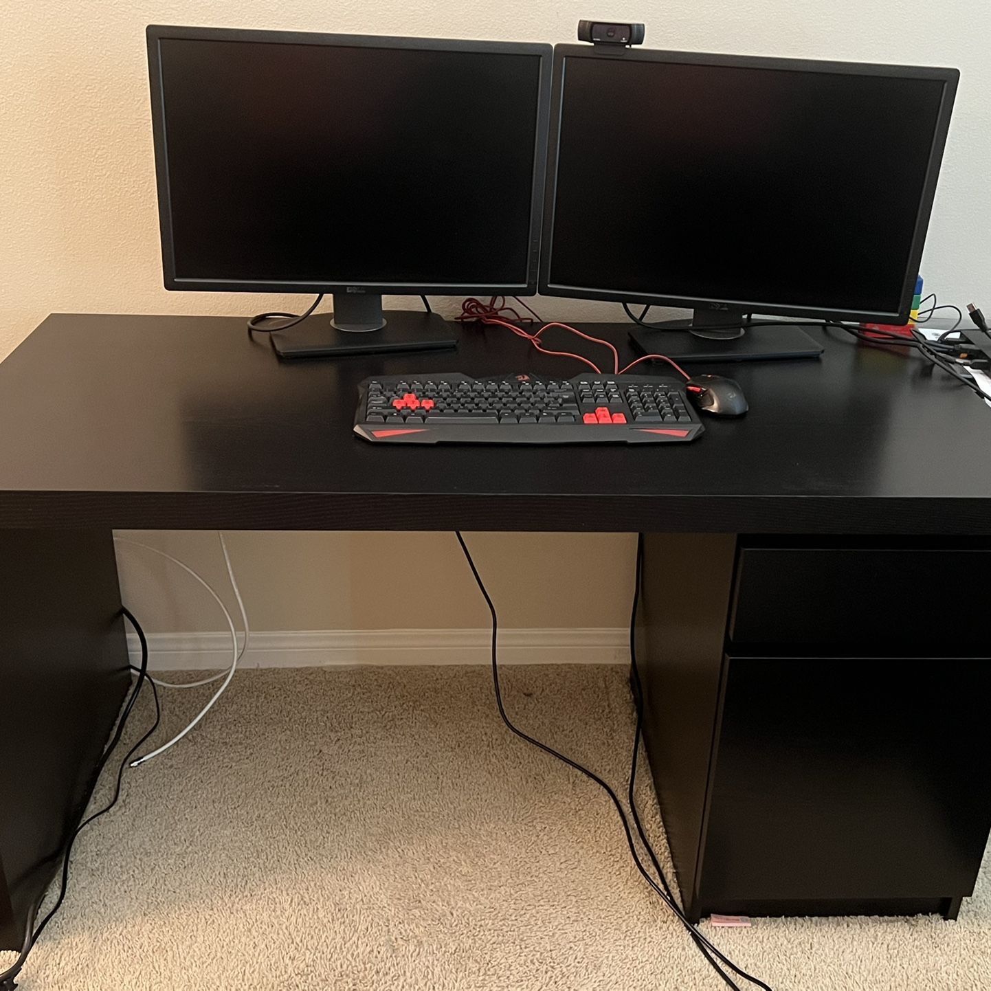 Black malm desk deals