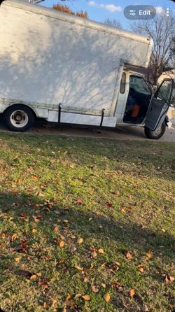 98 Ford 17ft UhAul box truck