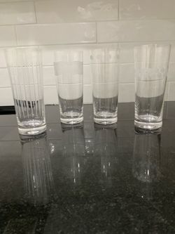 Juego de vasos tallados
