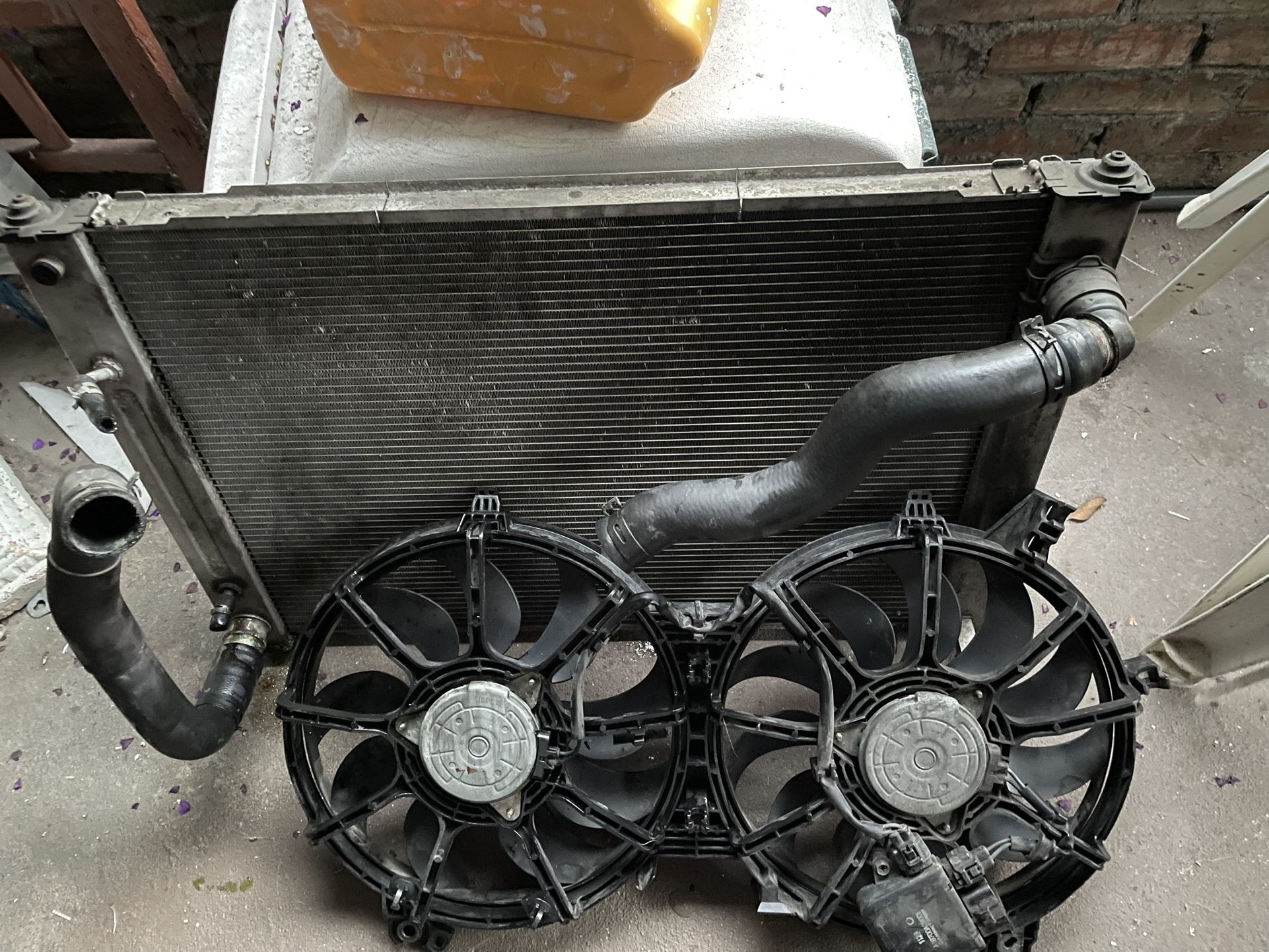 G37/35 Radiator And Fans