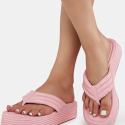 Calliope Padded Toe Thong Platforms / Pink / Size 8