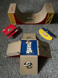 Tony Hawk Vintage Skateboard Set with fingerboards