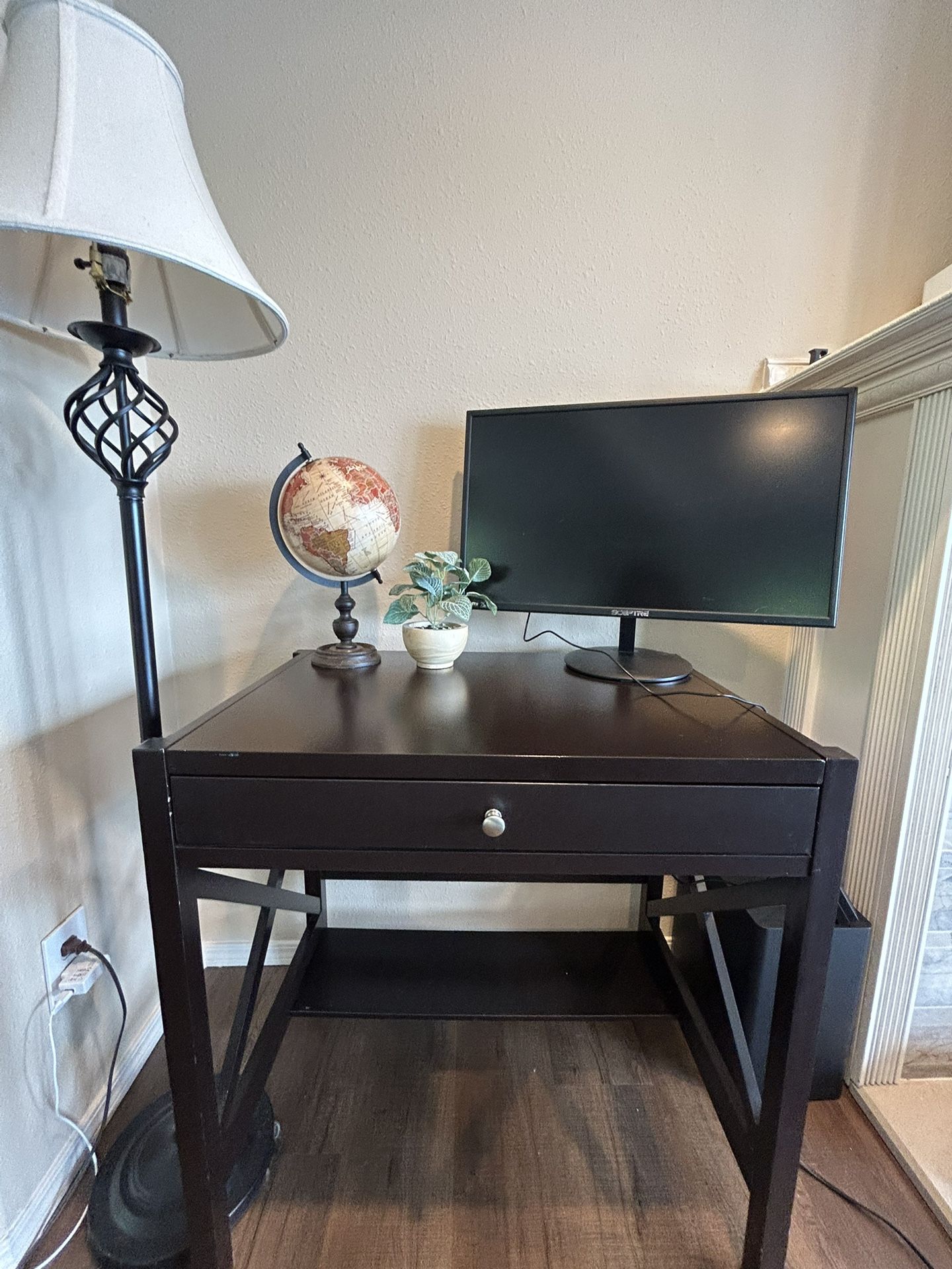 Nice Work Or School Desk