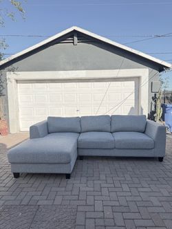 Light Gray Abbyson Sectional Sofa - Great Condition