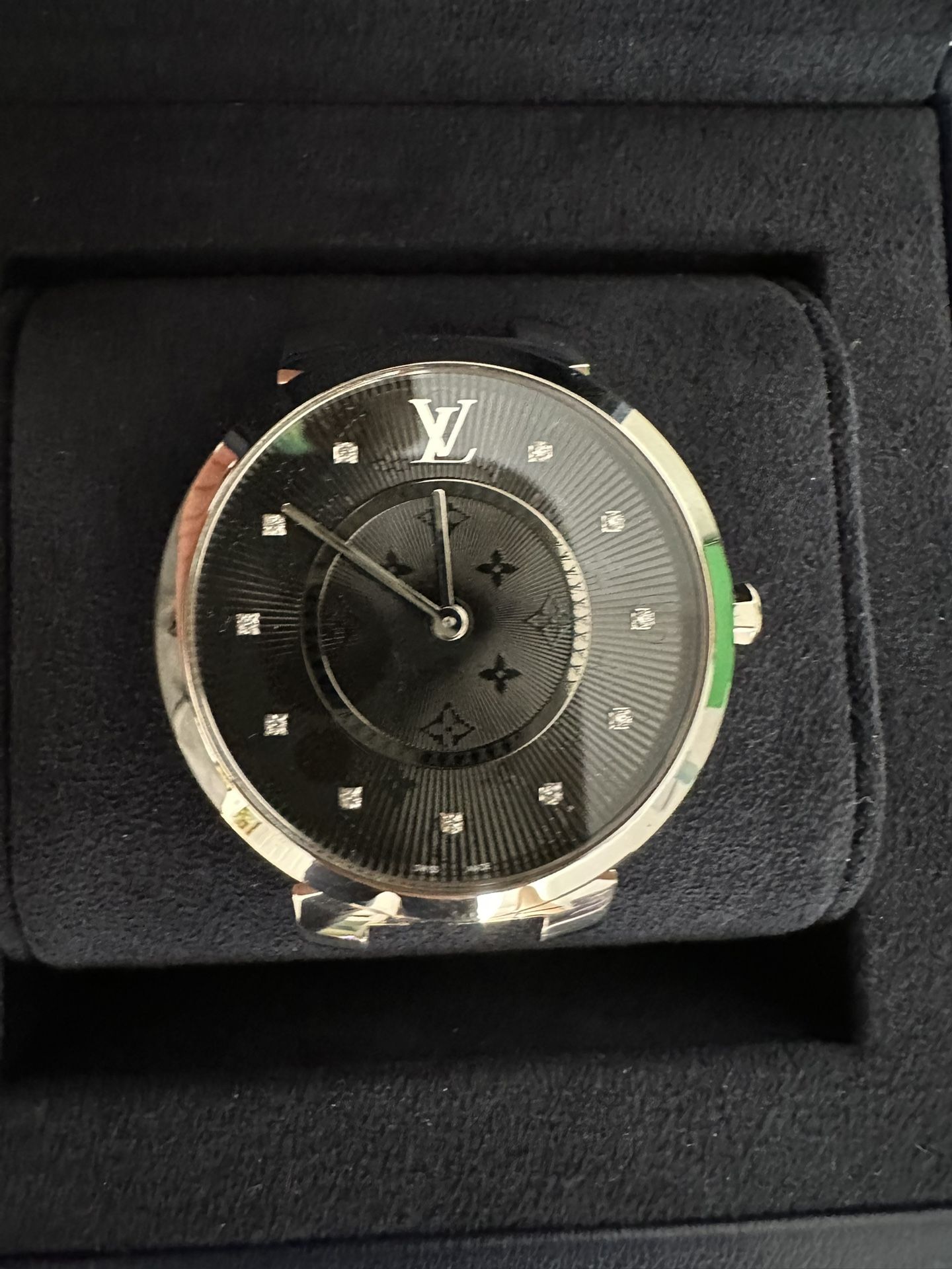Louis Vuitton Watch. Arm band missing