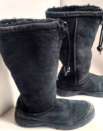 UGG Tall Suede Shearling Sheepskin Boots - Size 8