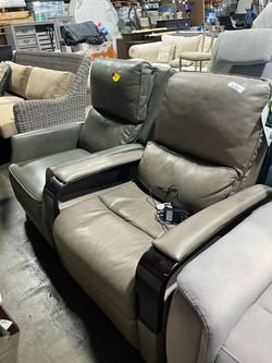 Shayne Leather power recliner from Costco