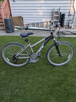 GT Women's Girls Mountain Bike
