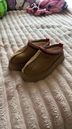 UGGS WOMEN SIZE 9