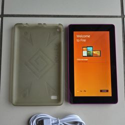 Good Working Amazon Fire 7 Tablet Micro SD Expansion Slot USB Charging Cable And Silicon Case