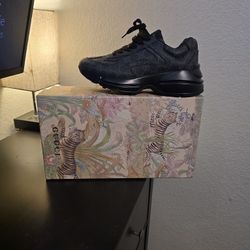 Gucci shoes 10 and a 1/2. I'm brand new, never worn 700 or best offer