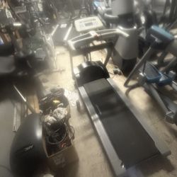 Life Fitness Tm 5500 Hr. Treadmill 