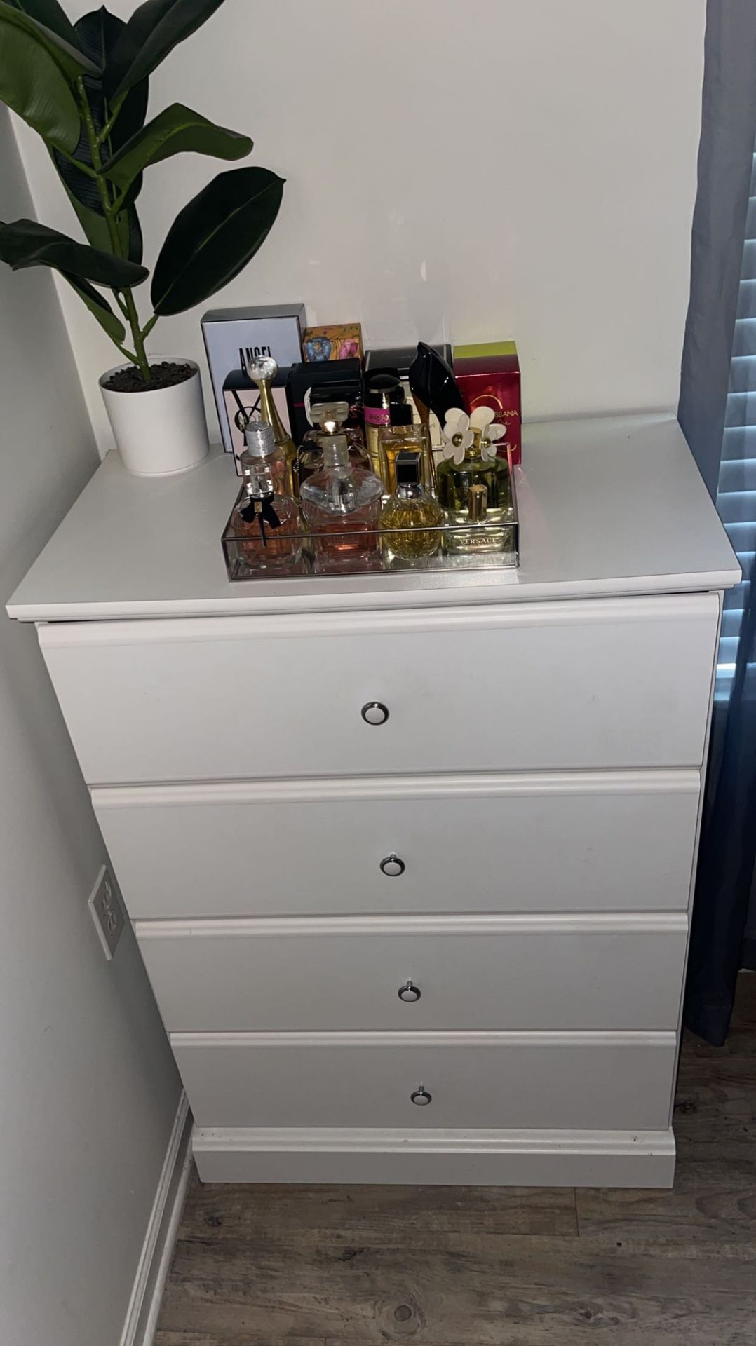 Dresser & Nightstand Set