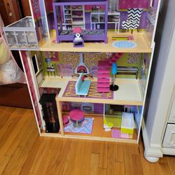 Doll House 