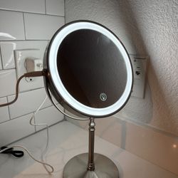 Light Up Makeup Mirror