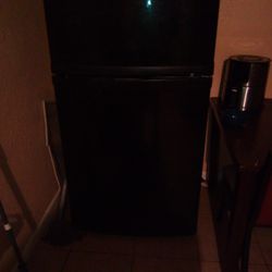 Refrigerator(Getting Rid Of It Immediately)