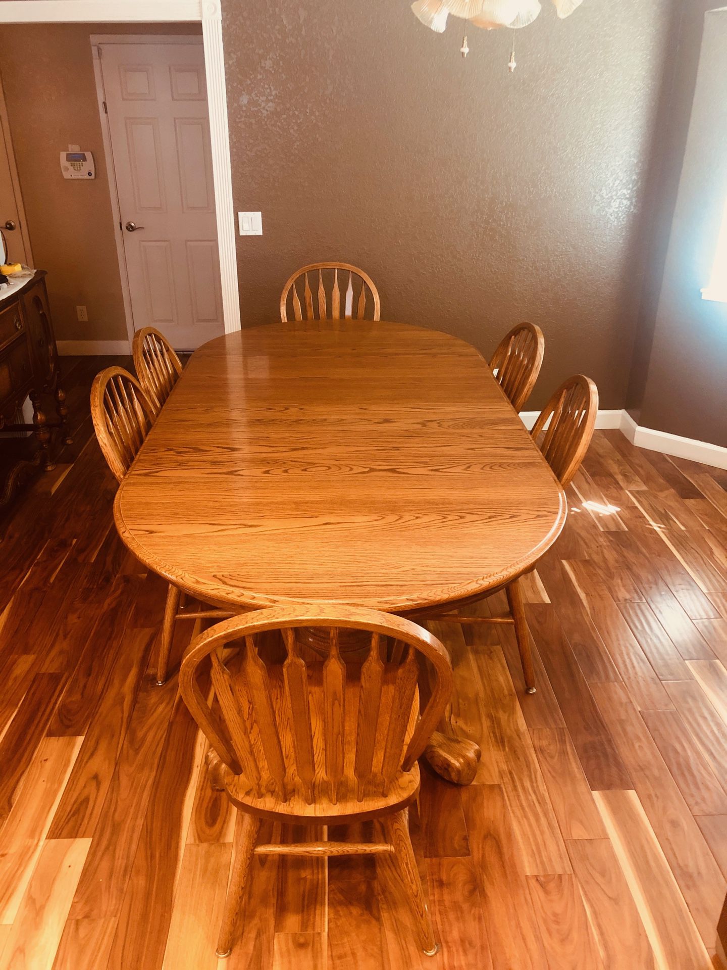 SOLID Oak Dining Room Set!