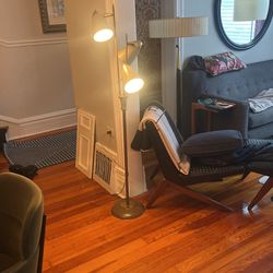 Vintage Three Pronged Lamp. 