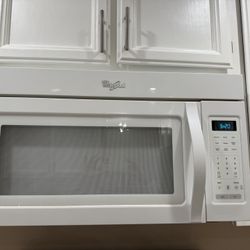 Like New Whirlpool Over The range microwave 